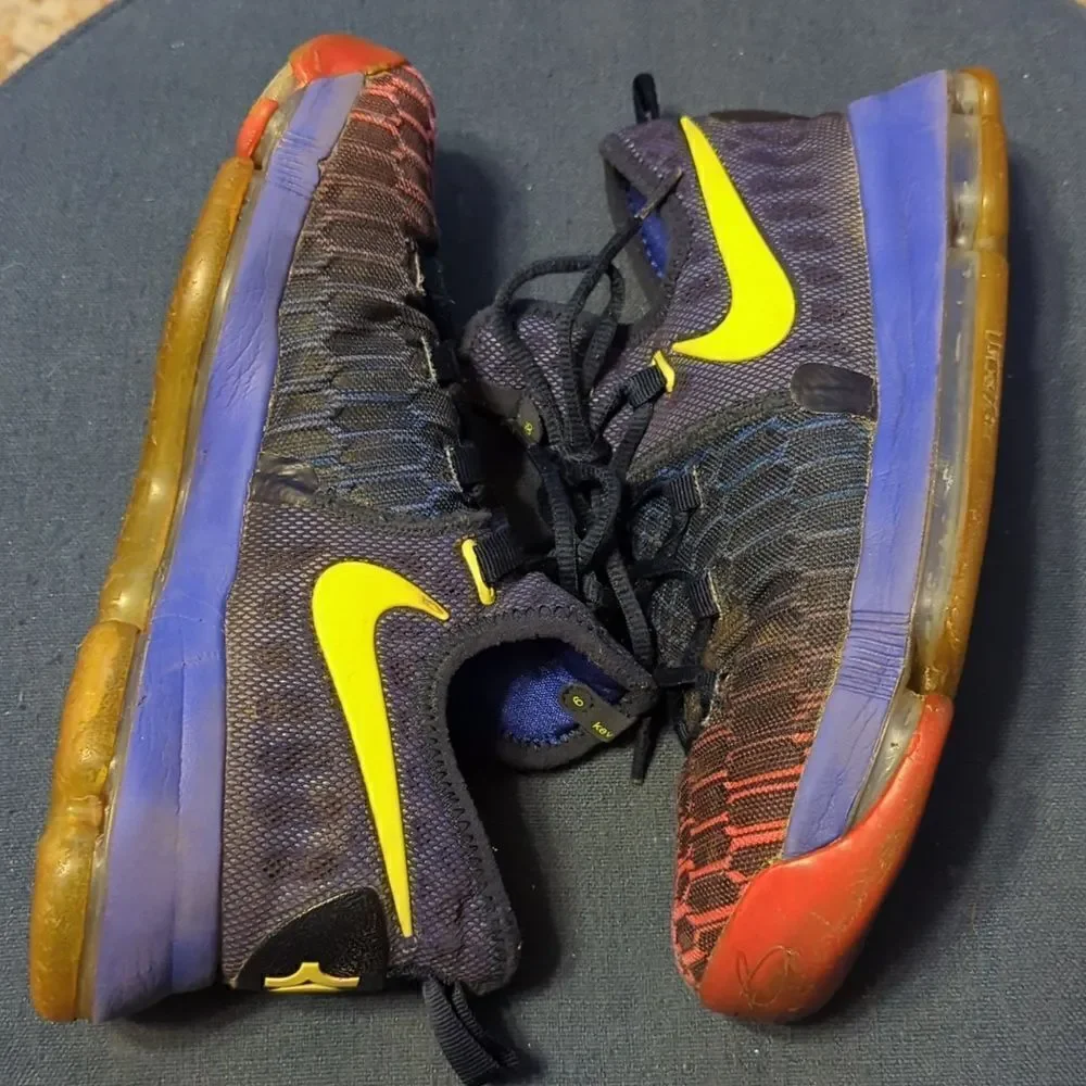 NIKE KD 9 “ROAR FROM THE FLOOR” size 6.5Y women's 8